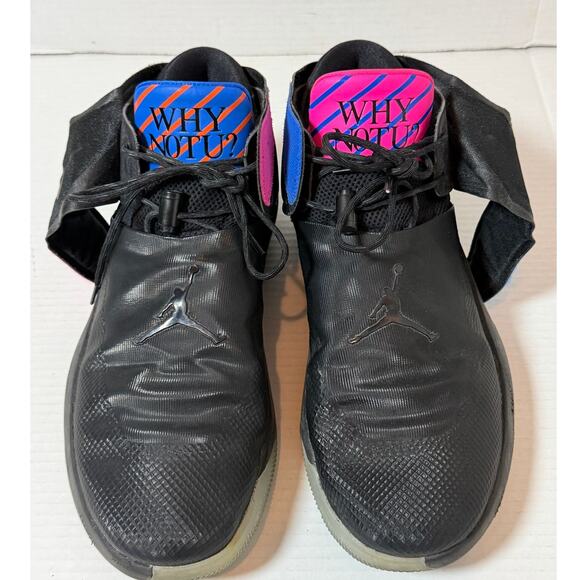 Athletic_Shoes